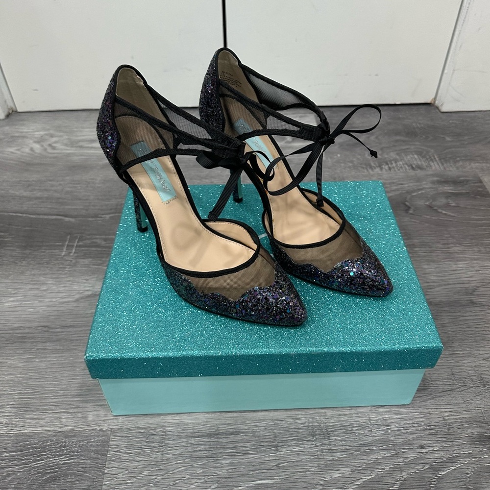 Barely worn Betsy Johnson glitter pumps size 7.5